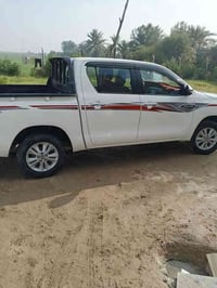 هايلكس • ٢٠٢٤ • ماشيه ٣٠٠٠٠