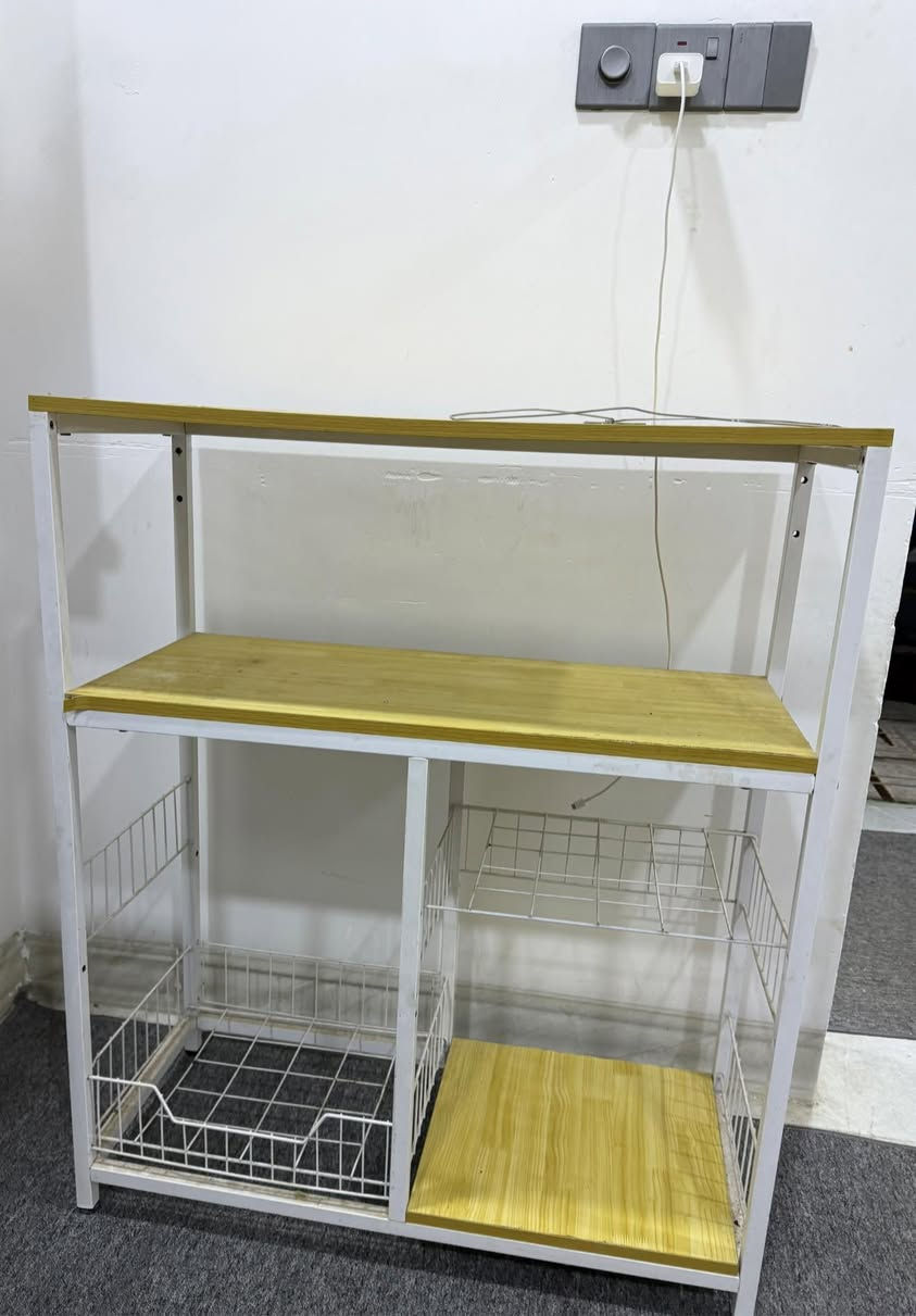 السلام عليكم 
رف اوفن ومايكرويف عرض 80 سنتمتر السعر 15 
قنفة مفردة تصير لغرفة نوم جديدة نظيفة استعمال قليل السعر 50 
مكاني الموصل الايسر


**إذا كنت صاحب هذا الإعلان وتريد حذفه لأي سبب، رجاءا أرسل رسالة إلى الدعم الفني**