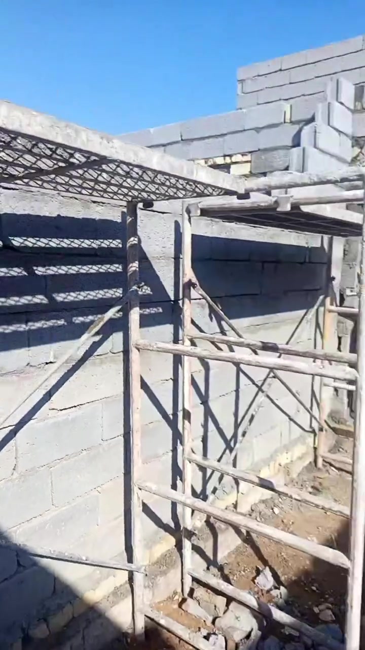 هيكل للبيع بدون سقف شيلمان موجود بوب وشبابيك مشدودات كاملات واصله ماء وكهرباء ومسويله سبتتنك مساحه 220 سند 25 قرار محكمه باسمي المكان طريق شاهر يبعد عن تبليط 150 متر تصميم البيت كلش حلو تفاصيل اكثر ***********
