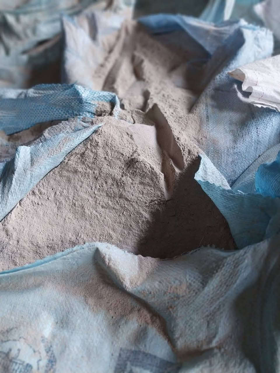 السلام عليكم
زاد عندي جص معمل الفلوجة حوالي ٢٠ كيس حجم كونية الطحين الي يحتاجه مكاني بالدورة شارع الشرطة وهذا رقمي ***********
