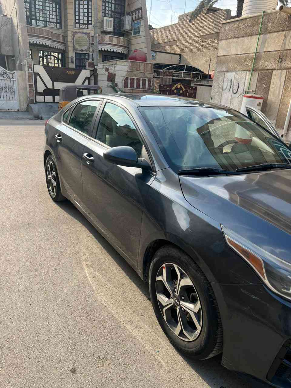 كيه فورتي وارد 2020
ماشيه٦٥

سياره نص فول 

بسمي السنويه 

سياره مال جناي 

صور السونار موجوده بل صور

سعر ١٢٢  وبي مجال للشراي  

مكان سياره بغداد 

***********
