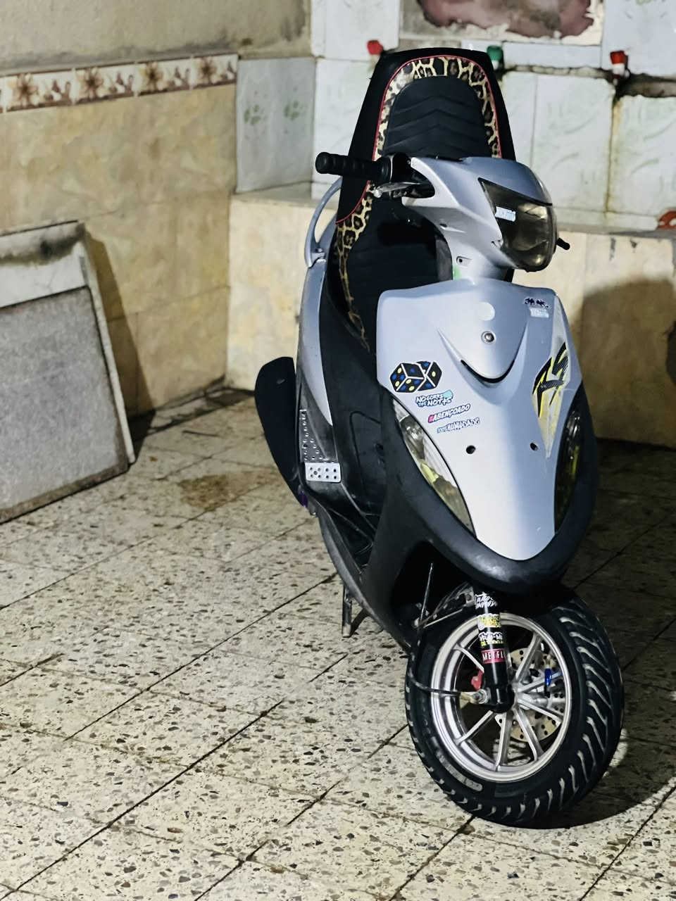 السلام عليكم اخوان دراجه ماكس عدله نهضه ومعدل فول   بوشه ٤٩ بلاديه محرك مامفتوح ولا محطوطه عليها صبانه السعر975 وبيها مجال للطيبين للأستفسار 
*********** مكاني البصره قضاء القرنه
