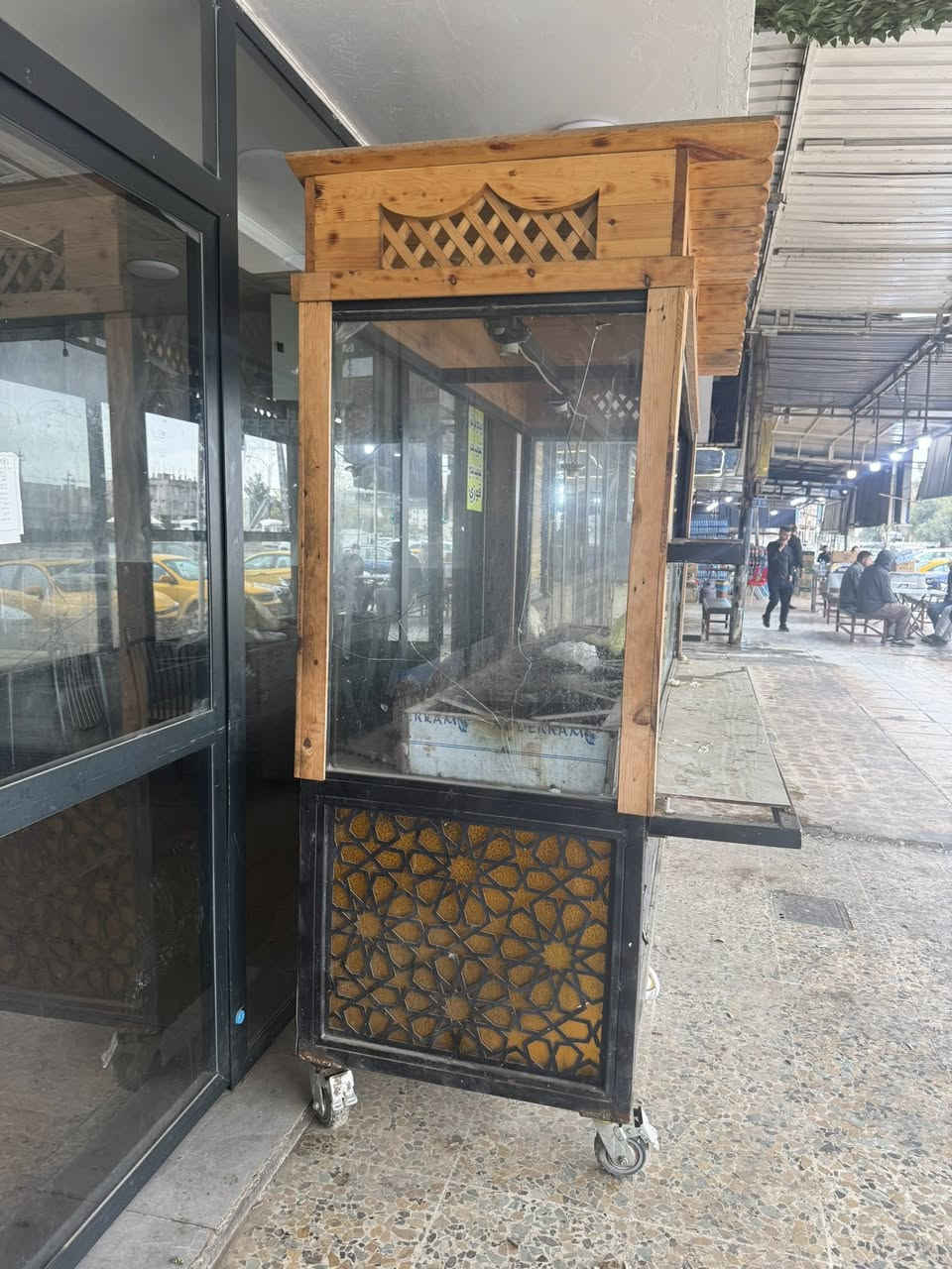 سلام عليكم عربانه للبيع  مأكولات سريعه قياس عرض 80 طول مترين نص هاد رقمي خابرني تدلل ***********
