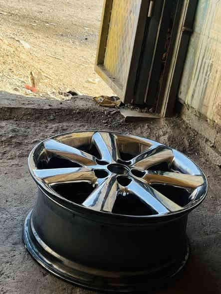 سلام علیکم 
پۆڵیش کرۆم سلیمانی
جلی ویال بزمان 
مکان سلیمانی  تریق دیرە مرور سلیمانییە 
***********
Vibar —watss app
