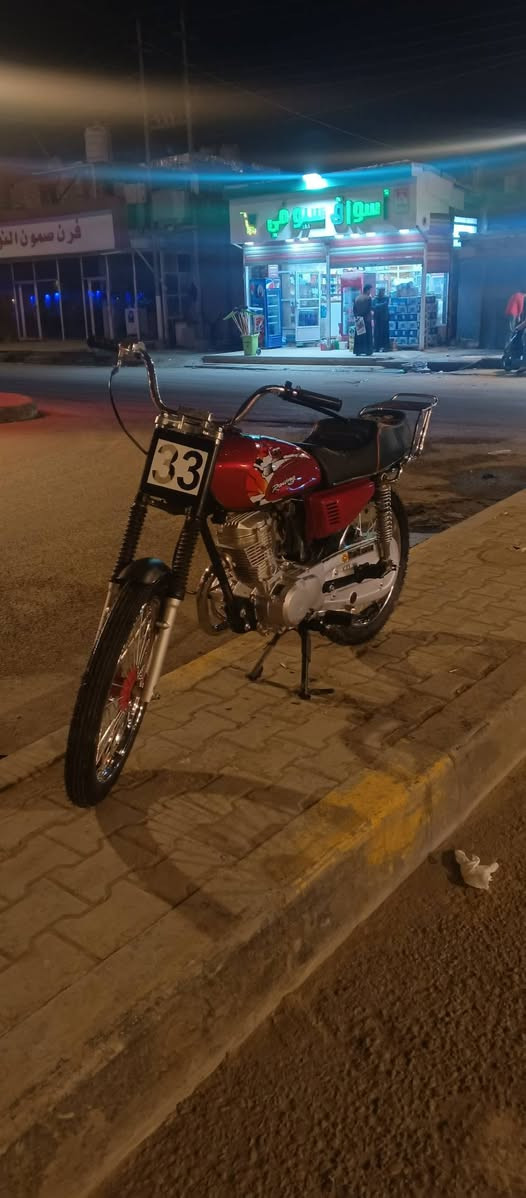 سلام عليكم دراجه البيع تعمير 
بدون وراق
نامه 
ثاني تبدليت دهن له 
  
بس لجنايه هاي سعر دراجه عليكم
👍🏻وسعر مناسب له ابيعه 
رقمي ***********
عنواني ميسان ابو رمانه
