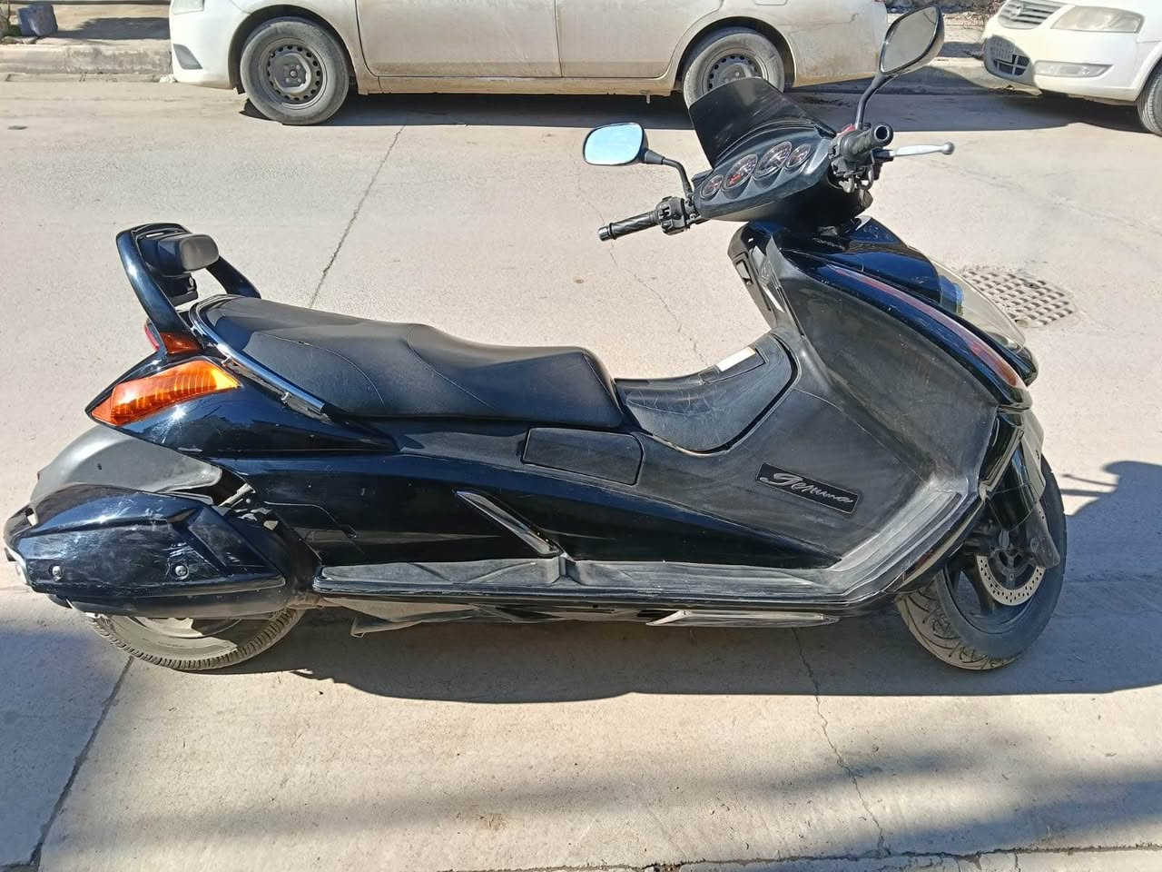 دراجة ساسوكي محرك 250موديل 2004 دراجة نضيفة لوك محرك شرط كفرات شرط سعره 11ورقة بي مجال و هذا رقم موبايل *********** كركوك, العراق
