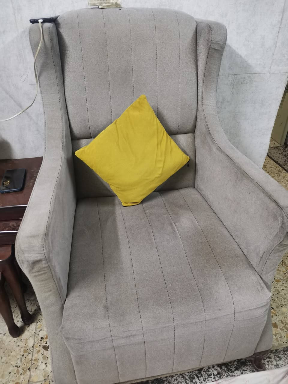 تخم ٧ مقاعد للبيع ب١٥٠ الف نهايته للإستفسار الاتصال على الرقم ***********
