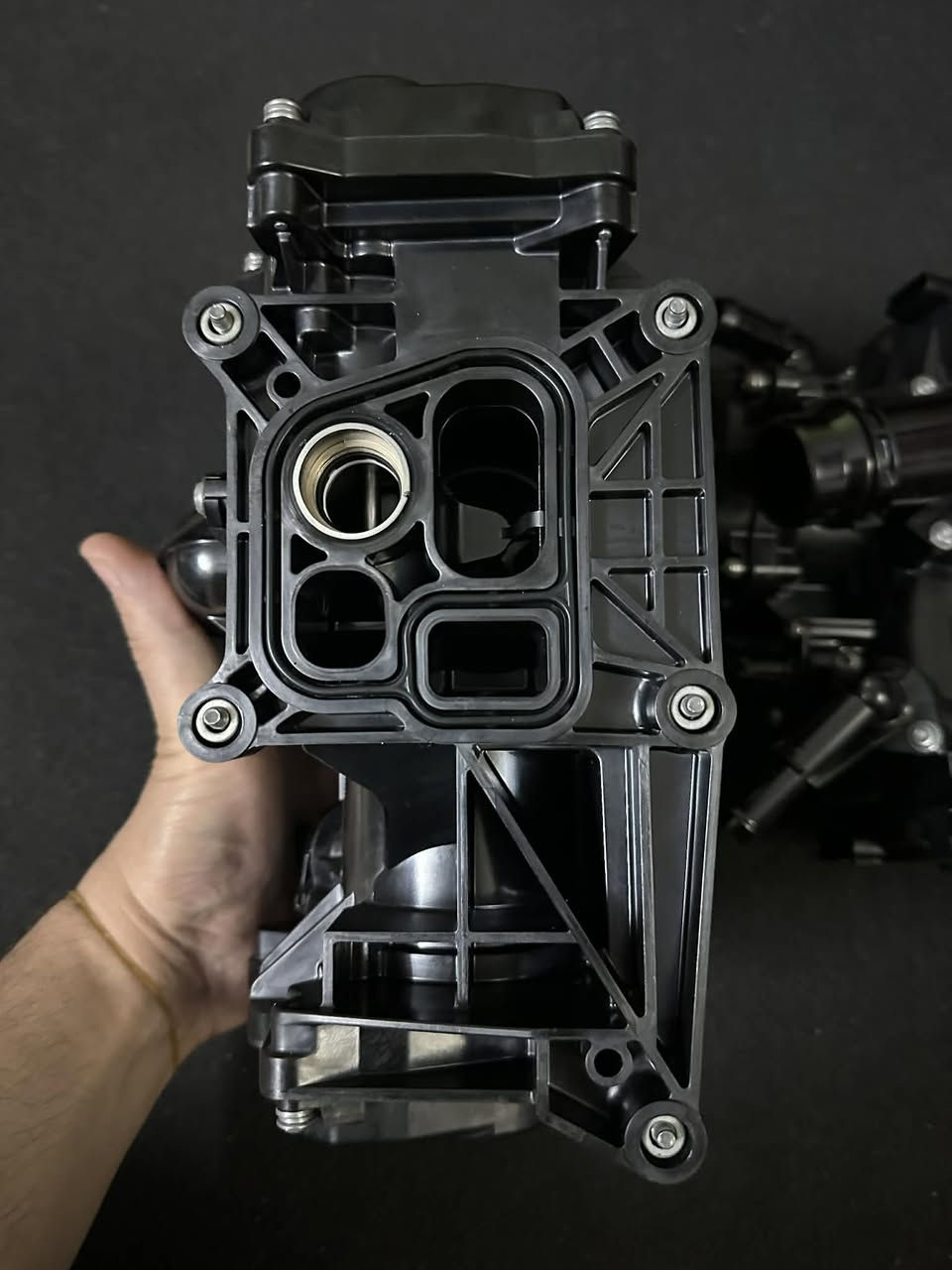 السلام عليكم 

من رخصه الادمن المحترم // 

واتربم جديد وكاله مال ترافرز واكاديا شكل الجديد2024 لل 2026 بعده بالجيس وشرط الفحص, بغداد واتس اب ***********
