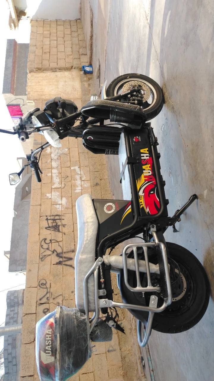 سلام عليكم للبيع موطور هيوشه 2021 باترياته زينه بس ابيعلك نص عمر يمشيك 4اشهر تايرات جدد ولكشر كدامك السعر 400وبي مجال للاتصال ***********
