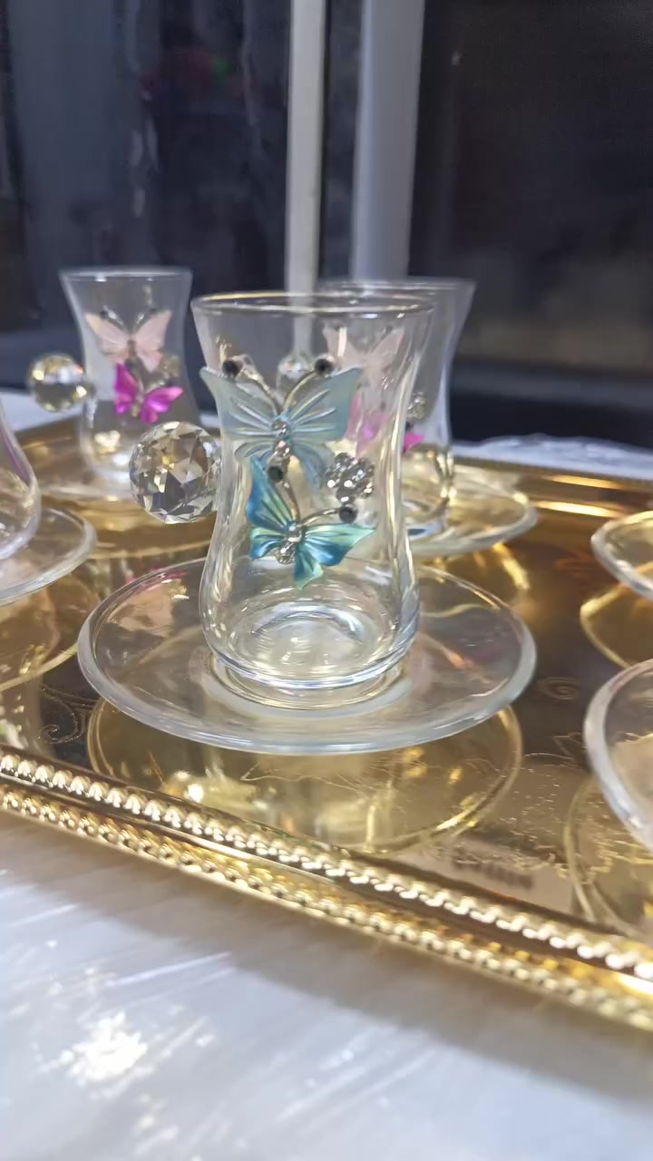 🦋 سيت استكان تركي – تصميم الفراشة
أناقة تخلي ضيافتك مختلفة ✨
✔️ سيت 6 استكان + 6 صحون
✔️ زجاج تركي أنيق
✔️ تصميم فراشة لامع وجذاب
✔️ مثالي لتقديم الشاي للضيوف
فخامة بسيطة… لكن ملفتة جداً ☕🦋
📩 للحجز راسلنا خاص
🚚 توصيل متوفر
#استكان
#استكان_تركي
#سيت_استكان
#استكان_شاي
#اواني_تقديم


**إذا كنت صاحب هذا الإعلان وتريد حذفه لأي سبب، رجاءا أرسل رسالة إلى الدعم الفني**
