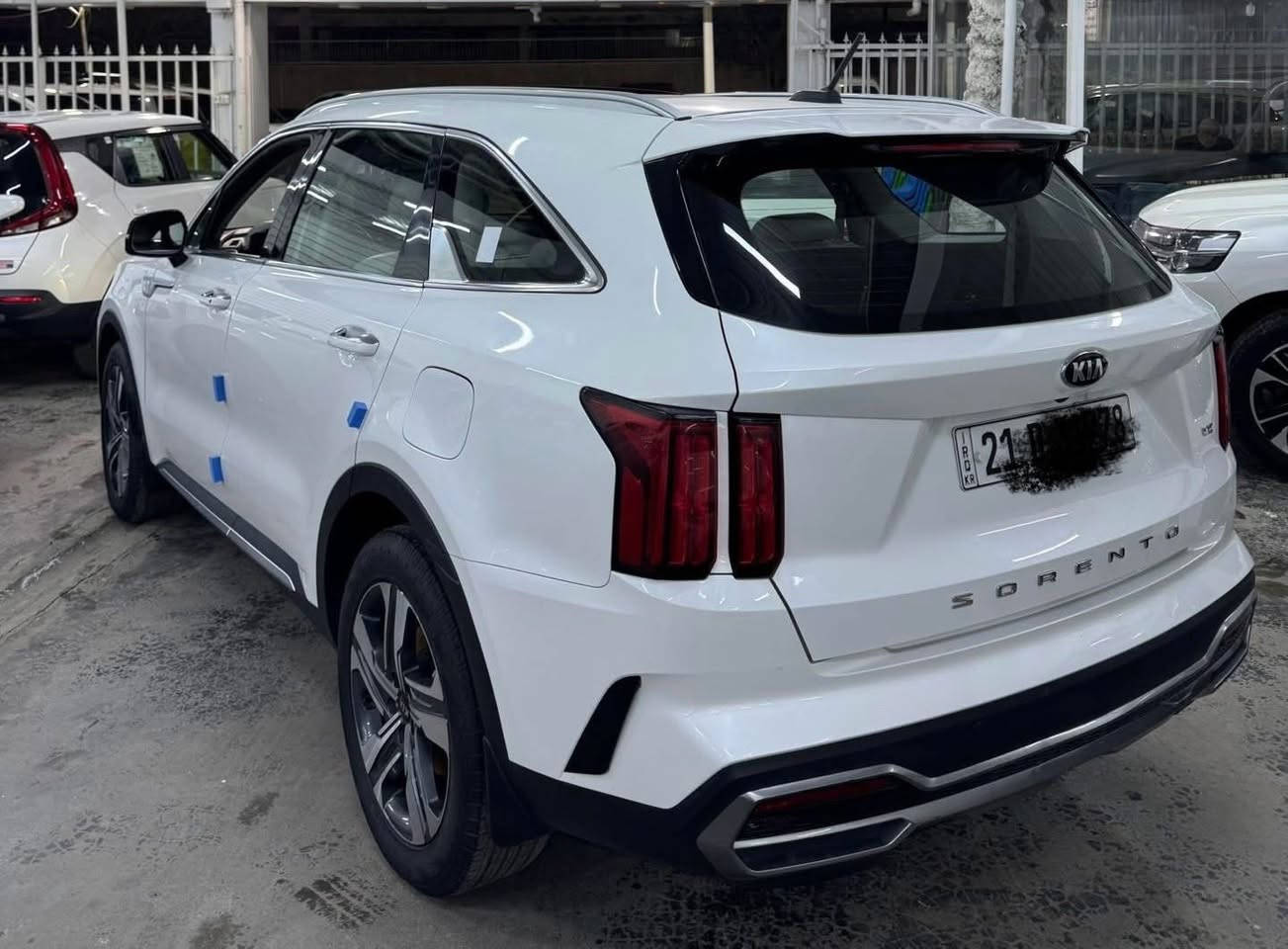 السلام عليكم 
توفر كيا سورنتو
موديل 2021 خليجي
محرك 6 سلندر 
فول مواصفات بانوراما
ماشيه 67 الف مكفوله من الصبغ
فقط بارد بسيط بالباب 
سياره جديده جدا ترايها جديد
حداديه مكينه كير خير من الله
السعر 278 وبيه مجال للمشتري
مكان بغداد كريعات اي استفسار
***********
