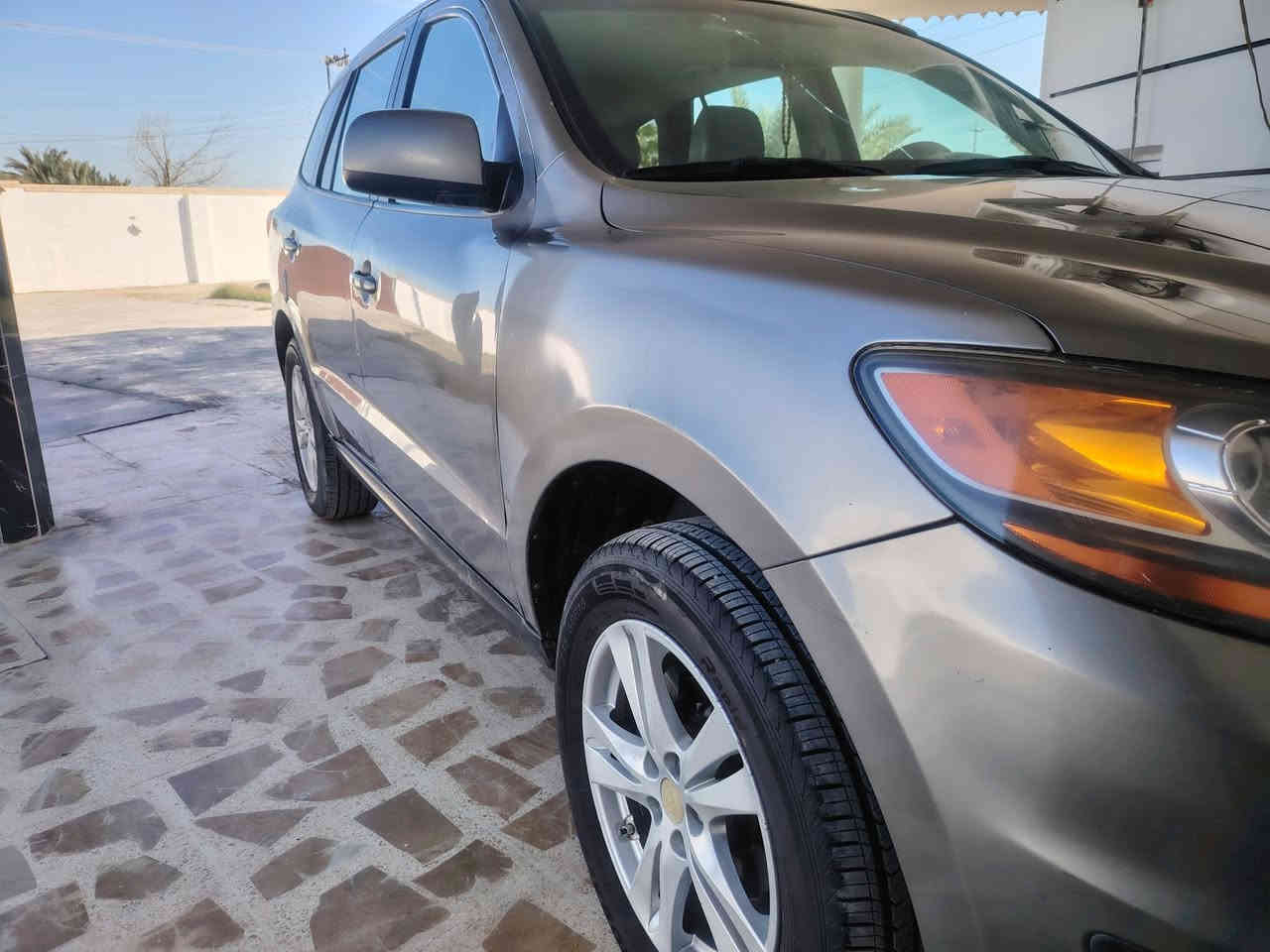 سنتافي امريكي ٥راكب موديل ٢٠١١ محرك ٦ سلندر ٣٦٠٠ مامفتوح شرط رقم انبار مشروع وطني  ضرر جاملغ مبدل بدون داخل شرط  السياره جديده استخدام شخصي  السعر ١٣٠ وبيها مجال شي قليل اعتذر عن بيع القسط
مكان السيارة بيجي *********** او ***********
