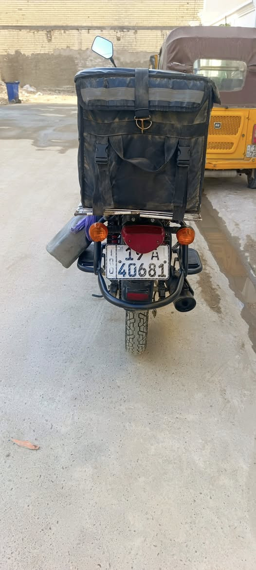 دراجة دايوان موديل 23 
ماخذهة بل 24 
رقم انكليزي التحويل ثاني يوم ب بغداد 
السعر  مليون و 850
 بغداد الغزالية شارع الهياكل
***********
