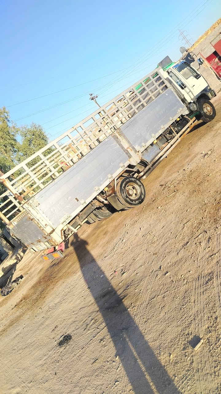 سلام عليكم هينو طير محرك 70 عادي طول سته وربع مطوله صفاحيات 80 تخم تاير سنويه لل 30 الاستفسار *********** اللبيع 120 وبيها مجال 🤫❤🤗
