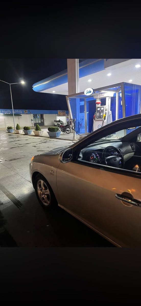 ئاڤانتی ٢٠٠٨
گێرو مەکینەو تەبرید بە شەرت 

٤ تایەی خاوێنی لە ژێرە 

پێشو پشتی توند کراوەتەوە ڕۆنی گێڕو مەکینەی تازە گۆڕاوە کەڤەر بیلادیە چرکەی تێدا نیە 

سوکان ڤۆلیۆم لایت زینۆن 

٤ کەلە دکشن بەرز  

بەشەرتی سەیارەکە خایسی نەبێ دەعمی نەبێ کەڤەر گۆڕاو نەبێ  

سەقفی نوکی پێوە نیە بێ بۆیاخ 

نرخی ٥٠ گەڵاو مەجال 

***********
