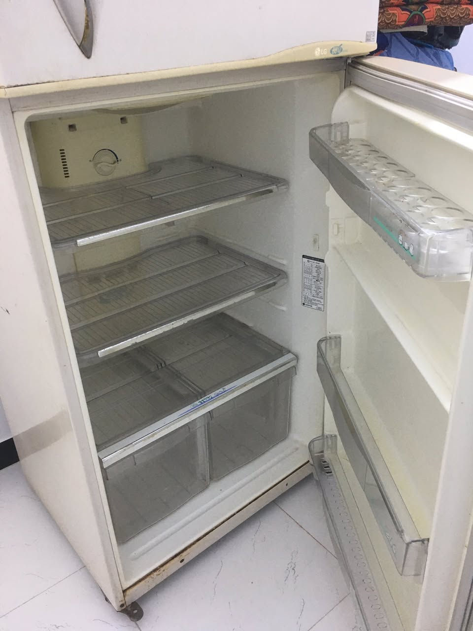 سلام عليكم ثلاجه شغاله تجميد وتبريدشرط سعر 100 مثل ماواضح مكاني سوك شيوخ
***********
