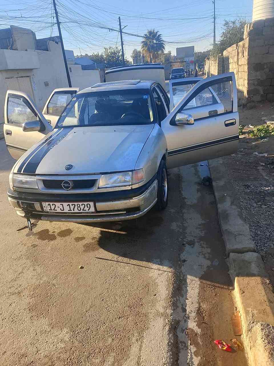 السلام عليكم اوبل فكتره موديل ٨٩ محدثه ٩٣حجم ٢٠ للبيع رقم انگليزي بسمي شرط التحويل طخم تاير جديد گير ومحرك بشرط السعر 46وبيها مجال الاستفسار على الرقم ***********
