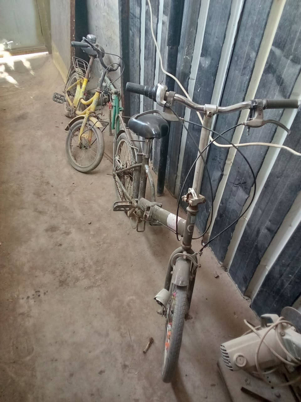 السلام عليكم عندي ا البايسكلات شباب للبيع زوج شغالات يرياد ترتيب الاصفر مكطوع  زنجيل فقط عنواني جسر ادياله القديم بالوليدرقمي هذا *********** اخوكم رائد كنعان العتابي
