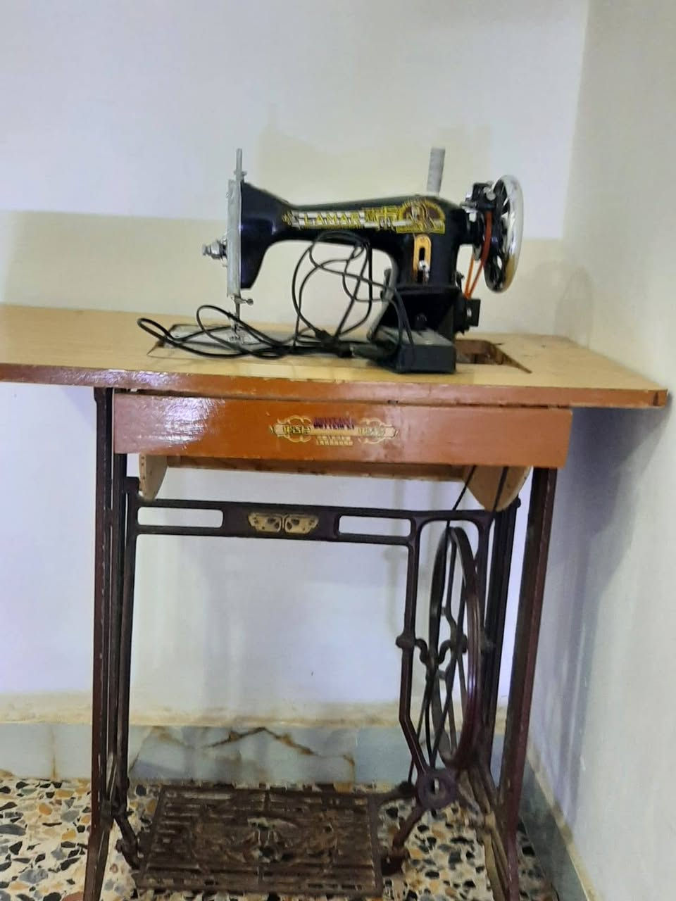 السلام عليكم
غراض اخت الجديده
المكينه ب٧٥قفل
المجمده ب٧٥وبيهه مجال بسيط
ميز المطبخ ب٤٠وبي مجال
المزهريه ب١٠
مكاني الراشديه القدس


**إذا كنت صاحب هذا الإعلان وتريد حذفه لأي سبب، رجاءا أرسل رسالة إلى الدعم الفني**