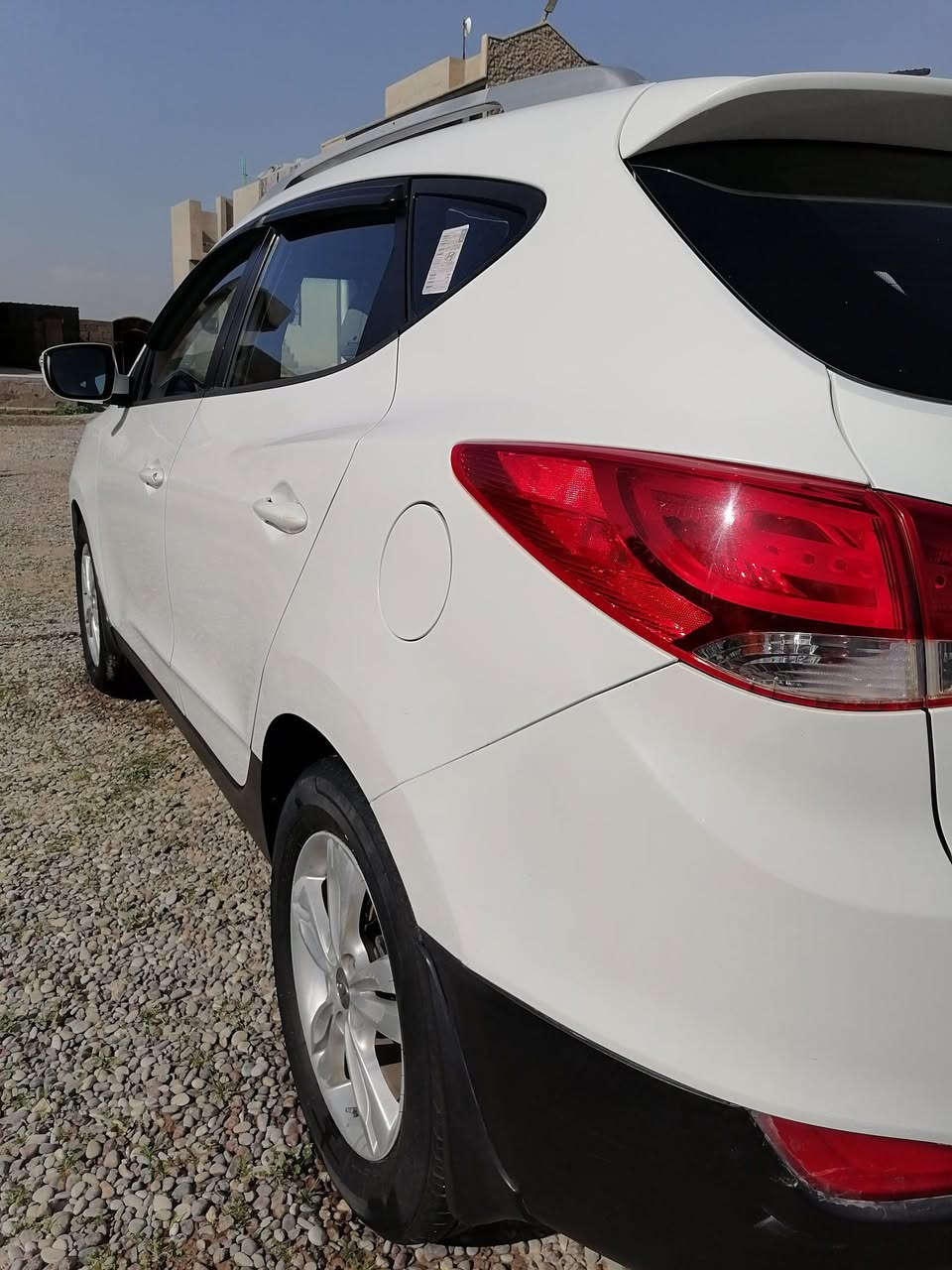 سلام عليكم
توكسون ٢٠١١ للبيع السيارة كفالة عامة من الصبغ والتبديل وكير ومحرك 
مواصفات السيارة 
كير توماتيك 
اشاير بالمري
كشن جك
شاشة وكاميرا
جامات تصعد ويا القفل
سنوية لي ٢٠٣٠ وباسمي هزة ماساقطة 
رقم اربيل الجديد السيارة ماشية ١٦٠ الف 
السيارة كل شي بي بلادي 
السعر ١٤٨ وبيها مجال 
*********** الرقم بي واتس اب والي ما تفيدو السيارة يعبر المنشور وشكراً
