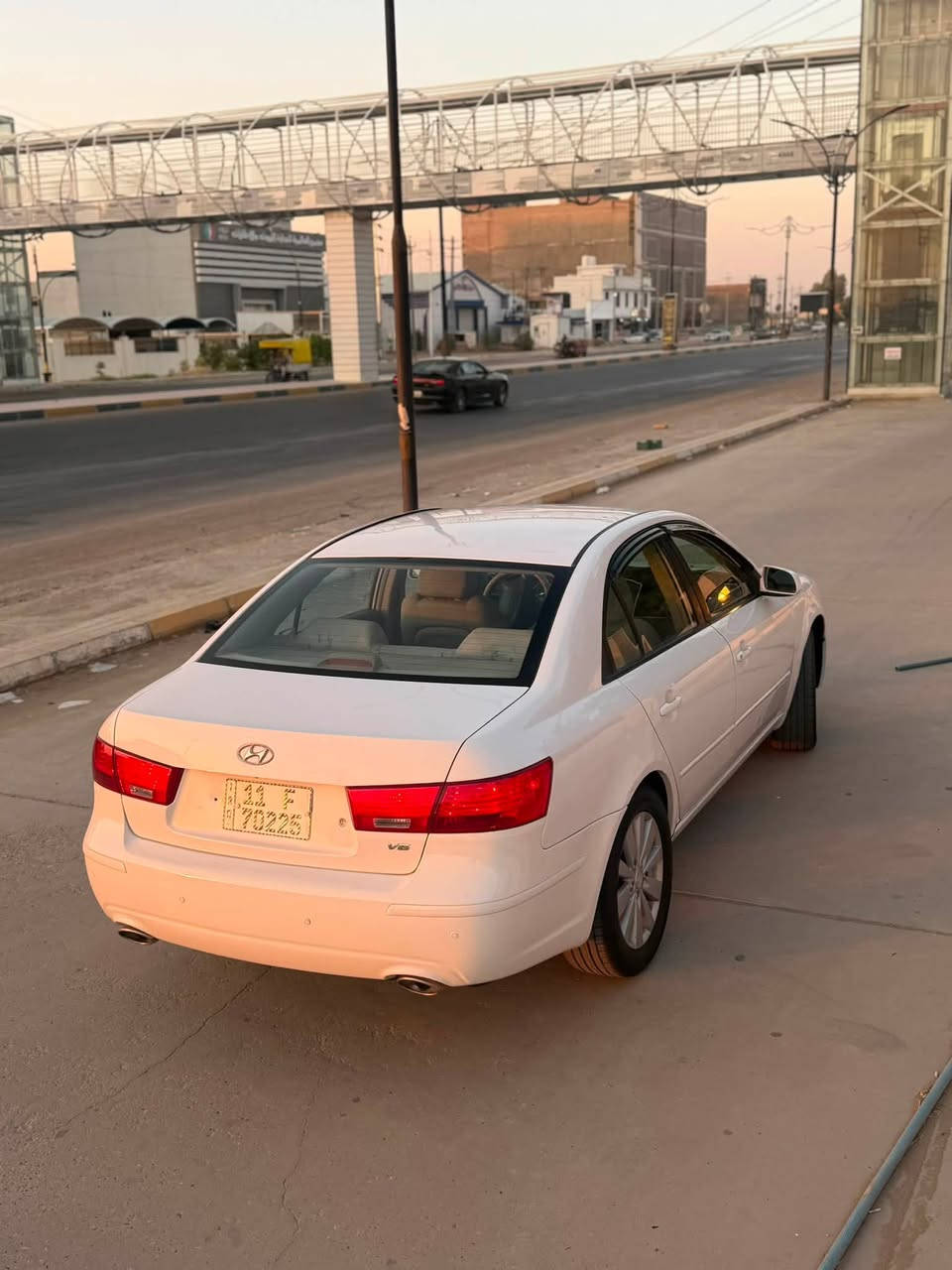 السلام عليكم
سوناتا مكفوله حتى 
 الدعاميه من ضربه وصبغ 

مكينه ٦سلندر 

ماشيه ١٠٠حقيقي

سياره خليجي واحلى من الصور 

هزه جديده سنويه لل٣١

سياره مابيهة نقص 

مكان السياره ديالى بعقوبه 

*********** السعر 110
غير متواجد ع فيس 
ملاحضه بيهة منضومه غاز جديده 
 
واتساب متوفر
