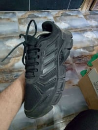 اديداس • حذاء • قياس ٤٠