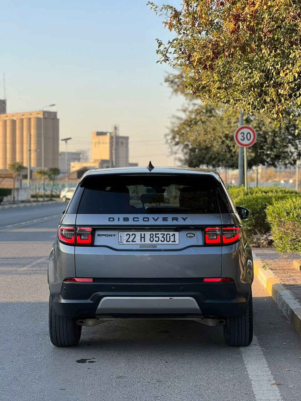 لاندروفر ديسكفري سبورت موديل ٢٠٢١ فول مواصفات ماشي ٢٧ الف وارد امريكي قطعة صبغ بدون ضرر داخيل مرقمة جاهزة بدون نقص مكان اربيل سعر ٢١٨ ورقة مجال لطبين مرواس ب رقم شمالي حسب قناعة لمزيد 
***********
***********
