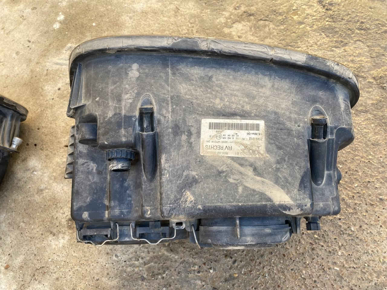 سلام عليكم زوجين لايتات مال دمعه اصليات مواسسه لل بيع *********** /***********
