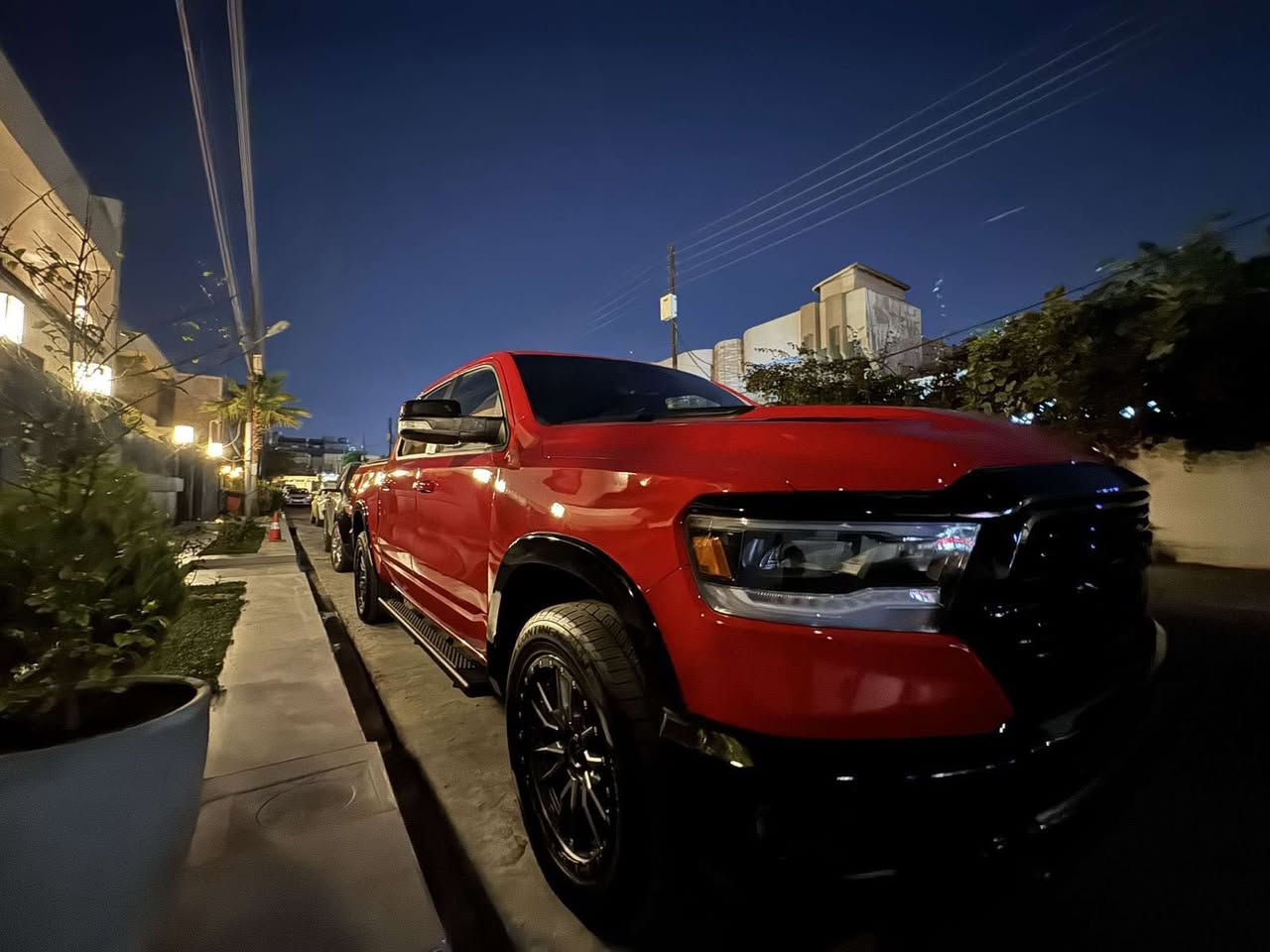 السلام عليكم ورحمة الله وبركاته من رخصه ادمين رام لارمي فول فول رقم سليمانيه رقم سليمانيه ب اسمي ٢٠٢٢ ماشي ٢٢ الف سياره حيزام بدون دواخل *********** سعر قفل ٢٨٠$
