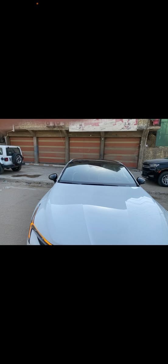سلام عليكم سياره k5موديل 2025فول سياره صبغ دوسه صفحه اليمنى مكينه 2500الاستفسار ***********مكاني بغداد وارد امريكي

