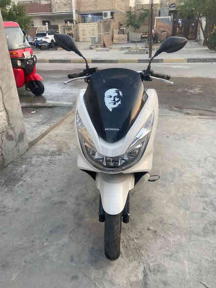 يا الله 

دراجة PCX ياباني اصل  للبيع 

صار شهر من نزلت ربمة 
مكاتبة موجودة 

مكفولة من محرك وأكسل وكفر تجاري بشرط جيب فيتر وتعال 

محرك 125 

السعر 20 وبيها مجال للطيبين 

العنوان بغداد الحسينية 

***********
