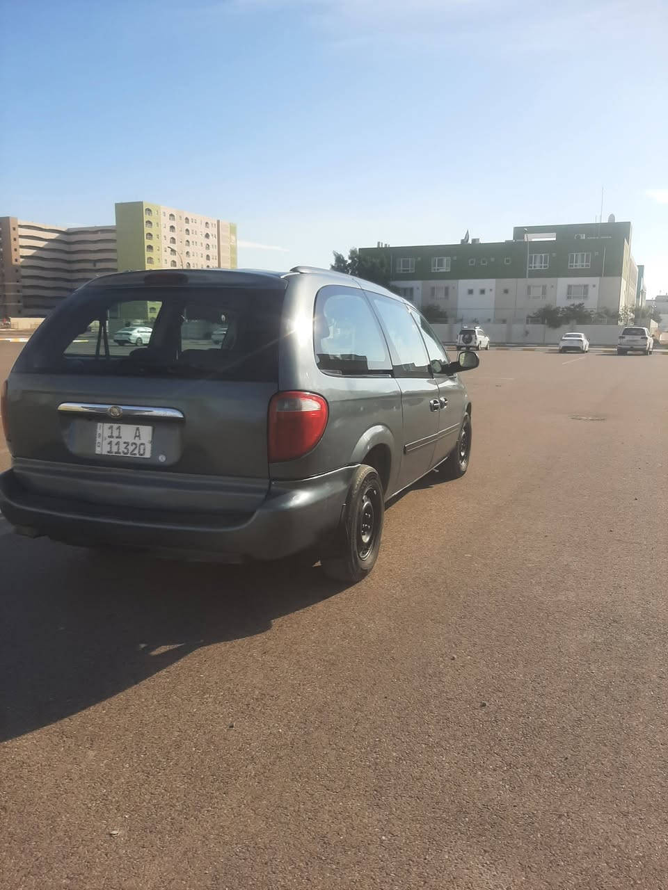دوج كرايسلر ٧ راكب  موديل٢٠٠٧  رقم بغداد دولي بأسمي مكينة كير مكفولات السيارة مصبوغ حزام للجمالية تبريد وتدفئة شغال السيارة جاهزة وين تريد ترايها روح بيها  السعر ٧٥$  العنوان بغداد مجمع بسماية  ***********
