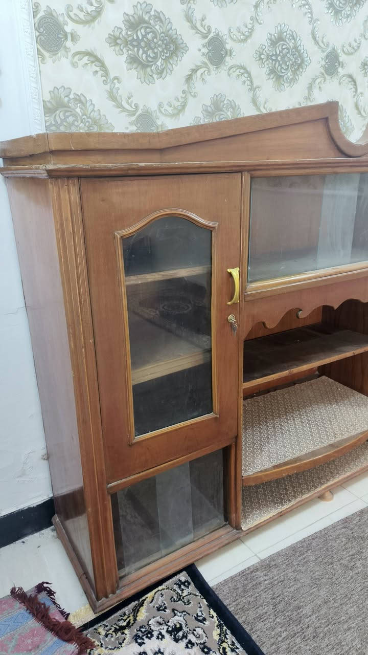 مكتبة ومعرض نفس الوقت صاج الثكيل تسكام الاولي السعر 80 حي الرحمه الارتفاع متر ونصف والعرض مترين و 15 سم والعمق نص متر  ***********
