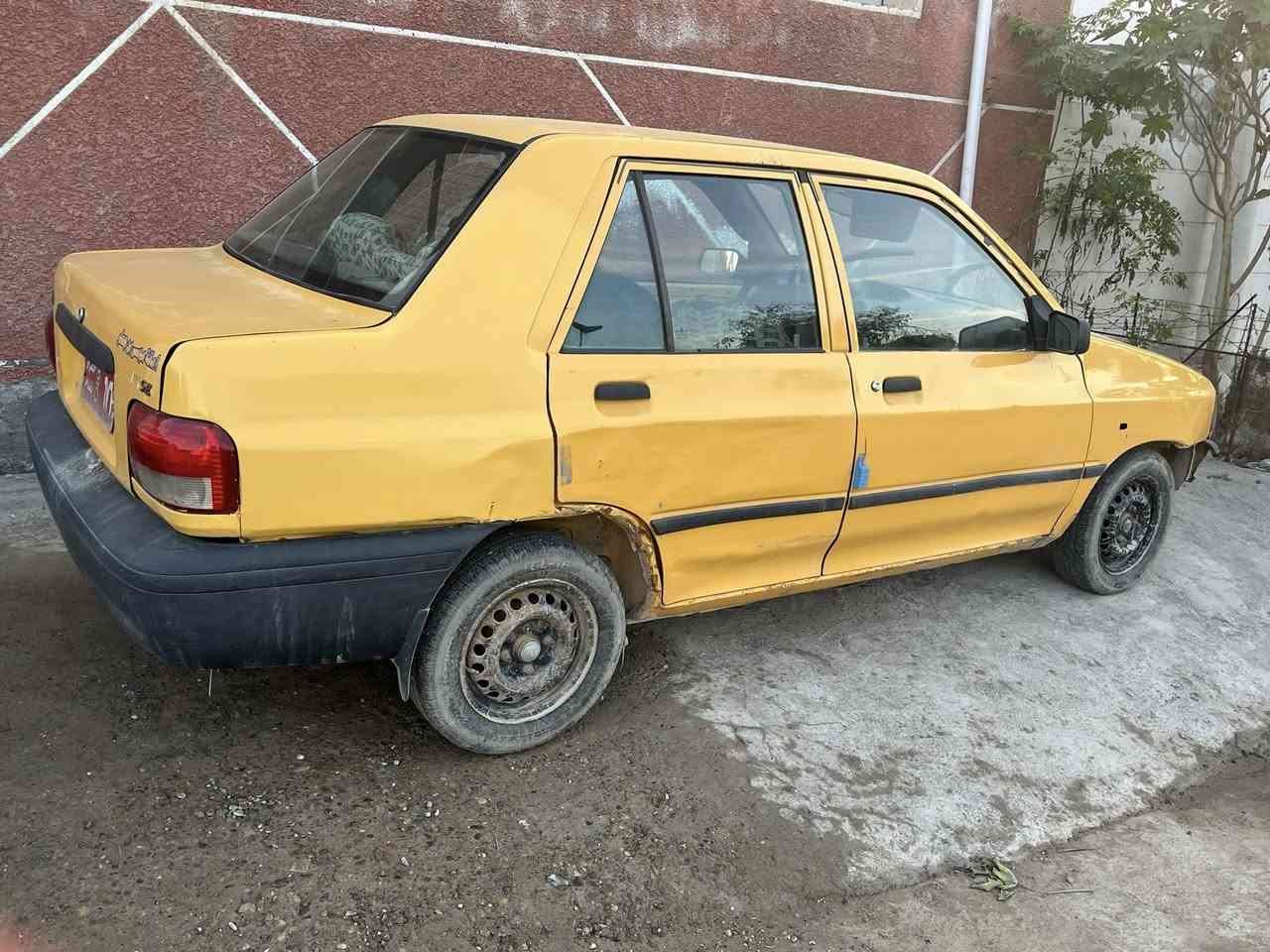 السلام عليكم ‏سايبة موديل 2016 صاحبها ما اندل  سنوية ضايعه  سيارة تشتغل تخم تاير جديد للاستفسار رقم الهاتف *********** سعر السيارة10
مكان السيارة بغداد قرب مرور الحسينية
