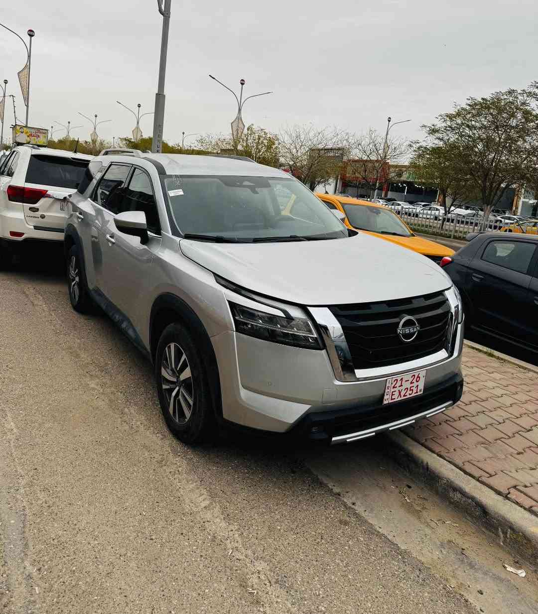 على بركة الله 
وصول وجبة سيارات 🚘 مميزه 
 كل من نوع 
1نيسان باثفندر SL2025 لون سلفر 
2نيسان باثفندر 2024 بلاتينيوم لون. صحراوي عسكري 
3نيسان باثفندر 2025  روك ريك. لون نفطي 
4 تايوتا كامري. XSE 2024 لون سلفر
5تايوتا كامري SE.   2024 لون ابيض 
6تايوتا رافور XLE2024 لون سلفر. 
7تايوتا رافور   XLE 2024 لون ابيض 
إلى 
#العنوان كركوك  
حي الخضراء شارع المعارض 

معرض هشام الحمداني لتجارة السيارات 
للاستفسار ☎️☎️
***********
***********
***********
