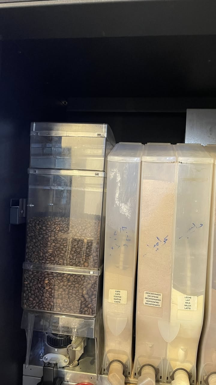 جهاز صنع القهوه للبيع

 اختيار المشروب يكون لمس 
تنضيف اوتوماتيك + يدوي 
جديد نضافة 100/100
يتضمن جميع المشروبات الساخنه (عدا الچاي)

السعر 8000000دينار عراقي (ثمان ملايين)

عنوان الجهاز / موصل/ حي المزارع /مقابل الطب العدلي


**إذا كنت صاحب هذا الإعلان وتريد حذفه لأي سبب، رجاءا أرسل رسالة إلى الدعم الفني**