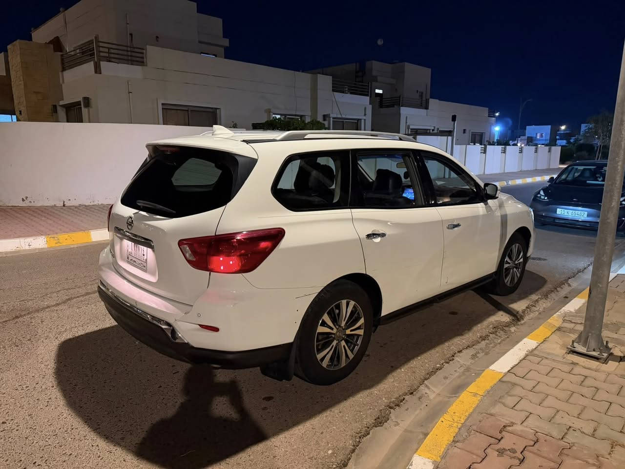نيسان باثفايندر SV موديل 2019 للبيع
* الموديل: 2019
* الفئة: SV
* المحرك: 3.5 لتر V6
* القوة: 284 حصان
* عدد المقاعد: 7 ركاب
* كاميرا خلفية
* شاشة معلومات وترفيه
* بلوتوث ومنافذ USB
* مثبت سرعة
* بصمة تشغيل
* مكيف أمامي وخلفي
* مقاعد قماش
السعر140🤑
السيارة داخلة كلين بالعرق صار بيها شخوط ببابين السكن


**إذا كنت صاحب هذا الإعلان وتريد حذفه لأي سبب، رجاءا أرسل رسالة إلى الدعم الفني**