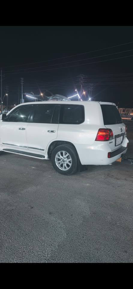 لاندكروز ٢٠١١ كاز
رقم بغداد باسمي تحويل
مصفحة سابقاً وانشال التصفيح بالكامل
فول مواصفات عدا الفتحه
تحكم ستيرن 
شاشة وكامرة خلفية 
تبريد قطعتين 
ماشيه ٢٤٠ الف كيلو
بيها قطع صبغ ابيلعك حزام 
السعر ٢١٠ وبيها مجال قليل
عنواني البصرة
***********
