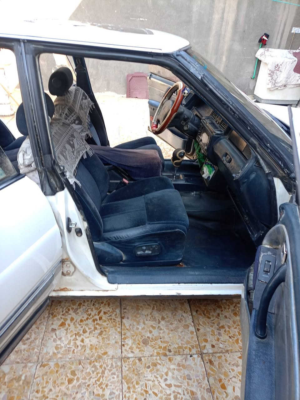 سلام عليكم من رخصت الادمن سياره للبيع هاتوب موديل 92 بلاد سياره مكفوله من كلشي بصره 4شوارع
سعر 45وبيهه مجال 
رقم الهاتف ***********
