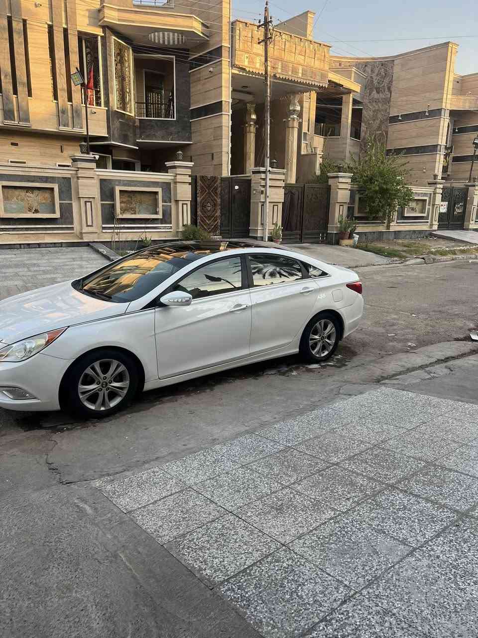 سلام عليكم سوناتة ٢٠١١ وارد خليجي بيهة مكانات صبغ السيارة بسمي كشتات جلد السعر ١١٥  *********** ما متوجد عل فيس
