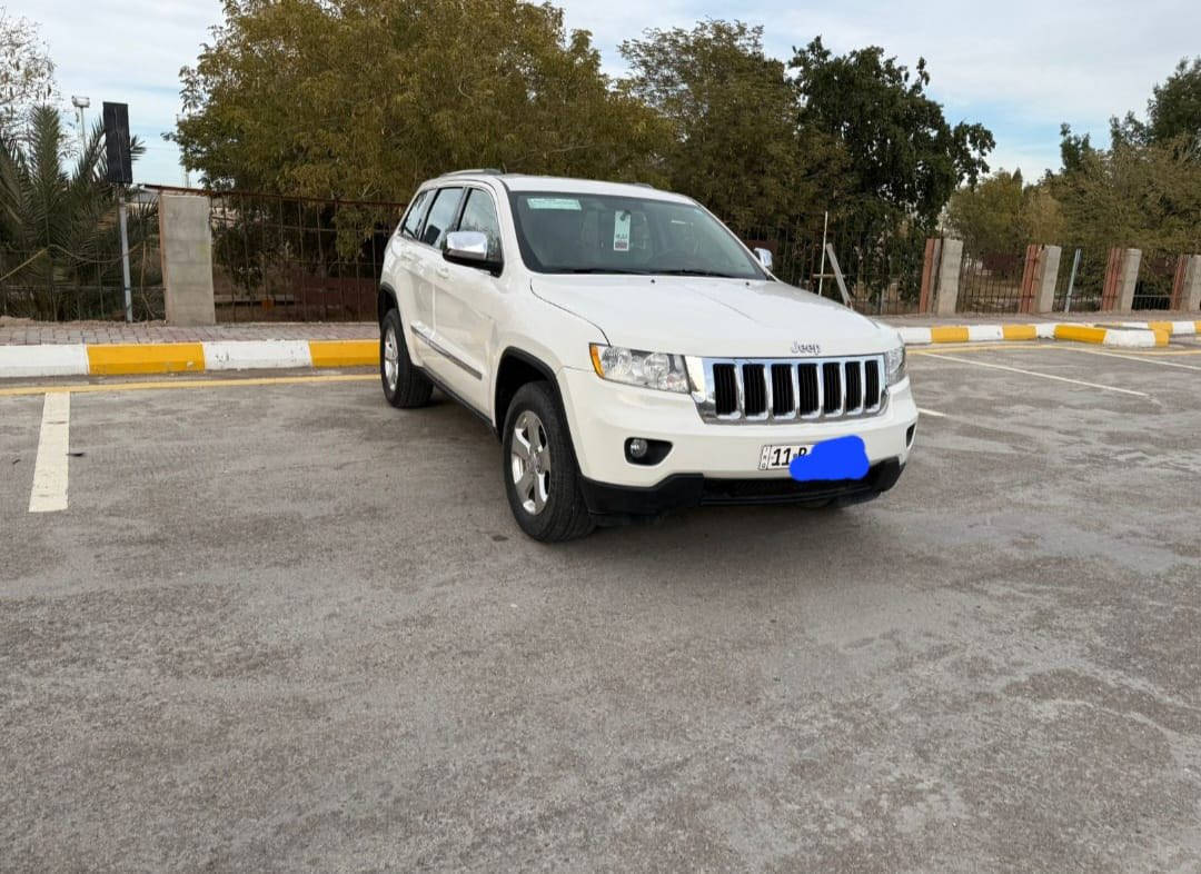 للبيع ……
جيب لاريدو 
وارد امريكي 
موديل 2021 
داخله كلين سيارة جديدة محرك بدلته مال كصه قبل اسبوع صدر جديد بدلته خلفي وامامي لايت زنون اصلي 
بيها باب صبغ وشويه جوة التريايش مال البوب مو دعم مجرد شخوط 
السعر ١٦٨ وبيه مجال 
رقم بغداد انكليزي بأسمي

***********
اتصال فقط
