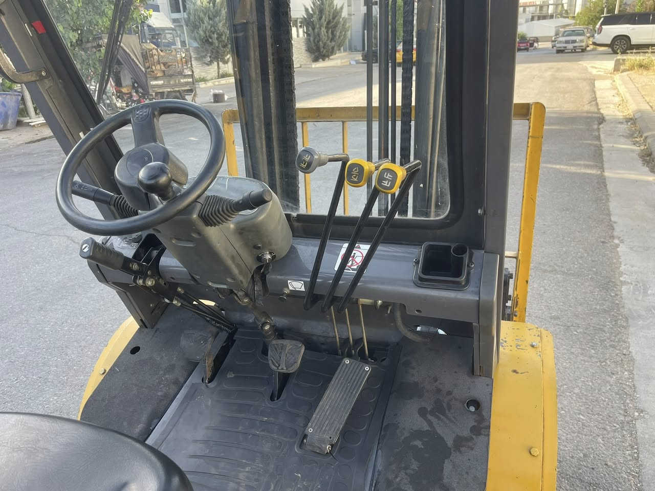 سلام عليكم 
رافعه TCMللبيع موديل٢٠١٩ 
٣.٥طن محرك اسوزو ٣حركات 
دخول جديد مامشتغل هنا 
كير محرك ما مفتوع بيلادى 
اوراق كامله رقم و منفيس كاتى جديد
***********
