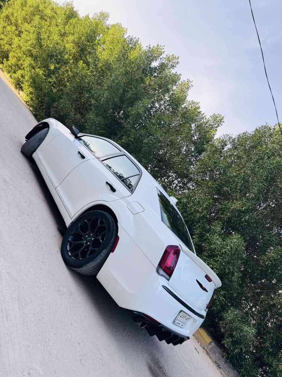 سلام عليكم للبيع فقط بدون مراوس
اوباما 2019 مواصفات S تو ويل  
 (  رقم بغداد تحويل مباشر ) 

مواصفات عدا البنراما السيارة S 
 . كير ماوس 
.. بصمة ابواب وتشغيل 
* نقطة عمياء   . 
* مصابيح امامية زنون مع LED .
* ويل قياس 20 رالي   . 
* شاشه كبيرة مع نظام ملاحة نفكيشن GPS .
* كشنات اسود جلد مختمات S 
* قطعتين تبريد تدفئة  .  
* مقاعد أمامية كهربائية عدد 2 . 
* ذاكرة لحفظ وضعيات الجلوس (ميموري) . 
* مقاعد أمامية تبريد وتدفئة . 
* مقاعد خلفية تدفئة . 
* تشغيل عن بعد . 
* ستيرن كهربائي . 
* تدفئة ستيرن . 
* محدد سرعة . 
* تلفون بلوتوث . 
* كاميرا خلفية .
* مرايا متحسسة للاضاءة العالية .
* كير شفتر بالستيرن . 
* دخول ذكي بصمه
٠* سستم صوت
*بجم عريض دفيوزر SRT

صور الحادث والسونار بالمنشور 
حادث حلو سطحي وبدون دواخل قطعتين 

كير مكينة حدادية مكفولات 100‎%‎
السيارة جاهزة وبدون نقص  

السعر  240$  وبيهة مجال  ان شاء الله

مكان  السياره كربلاء   
للاستفسار *********** واتساب متواجد
