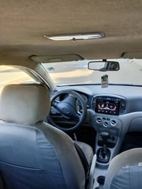 اخوان عندي سياره هونداي اكسنت موديل 2010 محرك 16 شرط ماكينه وكير ما مف...