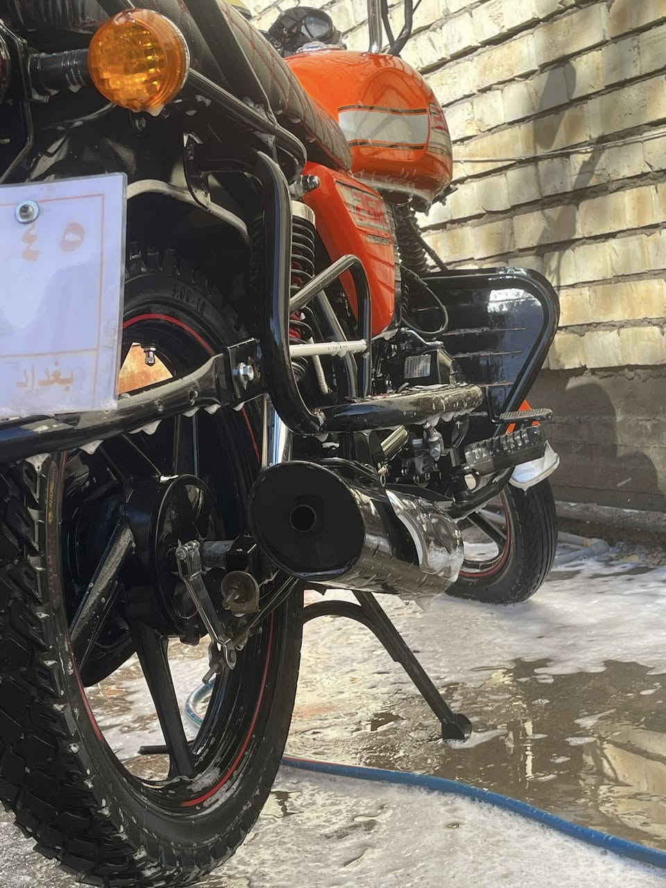 السلام عليكم حبايب
دراجه دايوان A26 
موديل 2022 
الدراجه مداريها كلش ومعتني بيها 
الدراجه اوراق كامله ومكمركه يعني بس تروح تروج معامله ترقيم 
امانة الله الدراجه كلش معتني بيها ومعتز بيها بس سويت عمليه الضهري وانمنعت من الدراجه 
وصارلي شهرين تاركها 
بدلتلها دهن وبلك وتركتها
سعرها مليون ونص وبيها شي قليل 
مكان بغداد العامريه 
الاستفسار *********** او خاص
