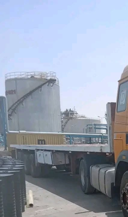 السلام عليكم 
عربانة للبيع  شاصي أوربي
 جتاف عمل دناكير تركي ١٨ تايرات نص عمر عربانة جاهزة للشغل السعر  للإتصال  ع هاذ الرقم (***********)
