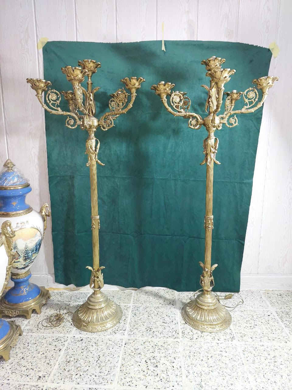 البيع بسعر. الجملة  الجملة الجملة 📣 📣 📣 

اعرض عليكم  تصافي صالتنا التي تم إغلاقها بداعي السفر   
   
 ميز طعام مع كراسي وبعض التحف  الشرقية النحاسية 

السعر بمايرضي الله 

البضاعة موجودة في اربيل حي العدالة 

للتواصل   

+964 751 344 8362

البضاعة مستوردة من مصر  لايوجد اي شي صنع محلي


**إذا كنت صاحب هذا الإعلان وتريد حذفه لأي سبب، رجاءا أرسل رسالة إلى الدعم الفني**