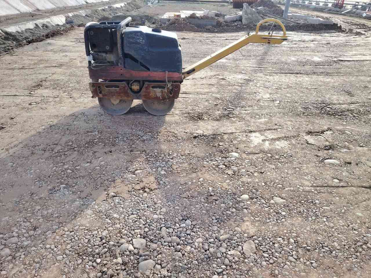 حادله الماني اصلي1طن رجاج 8 طن  نضيفه حيل نكره سلف اتصال *********** موصل القياره قريه اجحله
