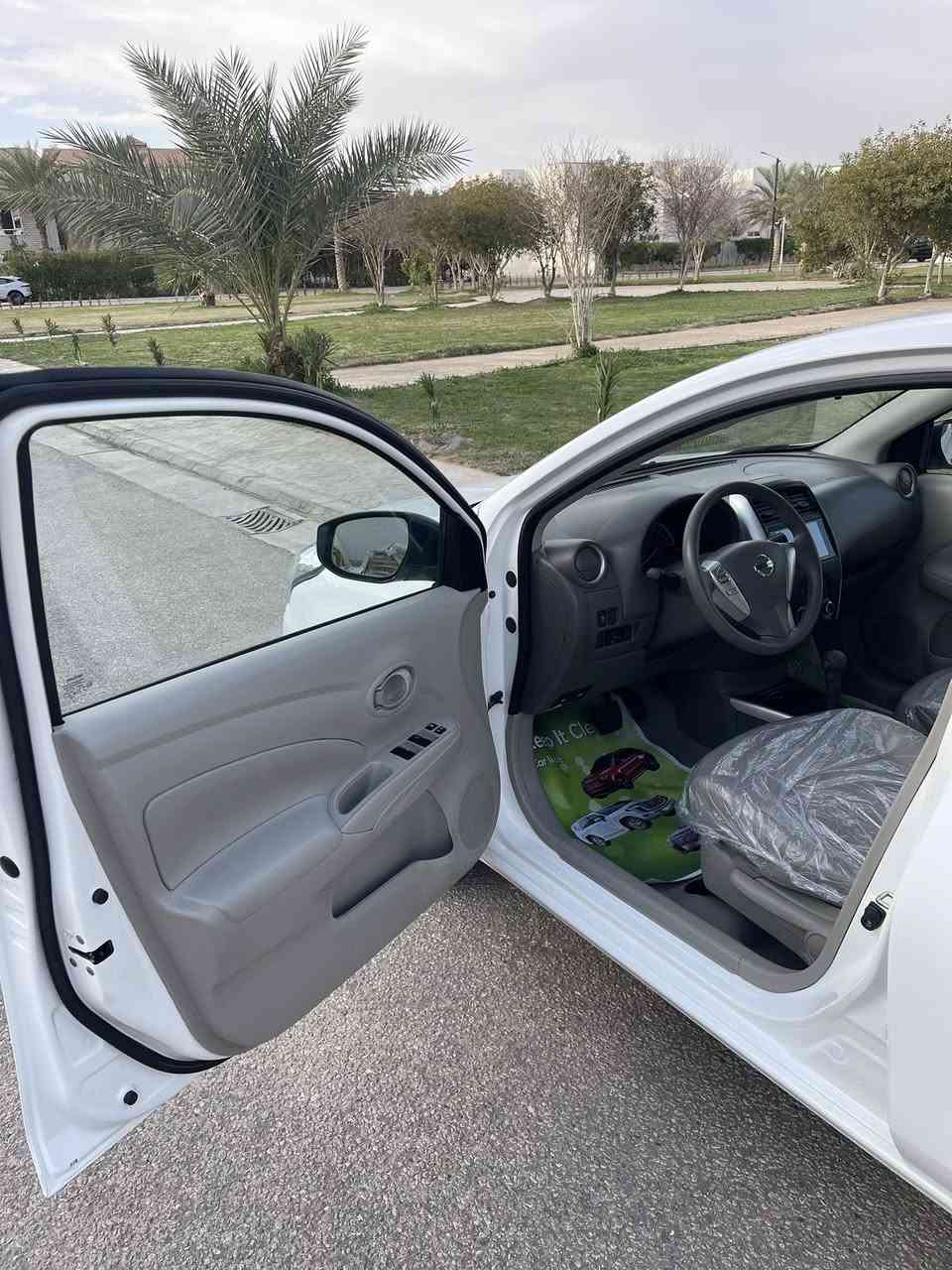 سلام عليكم 
نيسان صني  موديل 2025 فول رقم اربيل  الدولي باسم شركه  تريد تحويل تريد وكاله 
مكفوله كفاله عامه على وضع الشركه  ماخذها زيرو ماشيه 39000  اخت الزيرو شرط الفحص مكينه كير حداديه كشر كله شرط الفحص  وسونار موجود غراض الجنطه  سويج ثاني  غير مستعملات جدد 
مواصفاتها 
( داخل بيجي ،  تبريد خلفي ، اربعه جام كهرباء ، شاشه مع نظام كار بلي ، كامره اصل ،  تحكم جهتين ، كروس سرعه، حساسات خلفيه  ، Abs ، اشاير بالمري ) 
السعر 122$ 
الموقع كربلاء سيف سعد  شارع المحافظ نصيف الخطابي 
للاستفسار 
***********
 *********** واتس 
م.محمد الجشعمي
