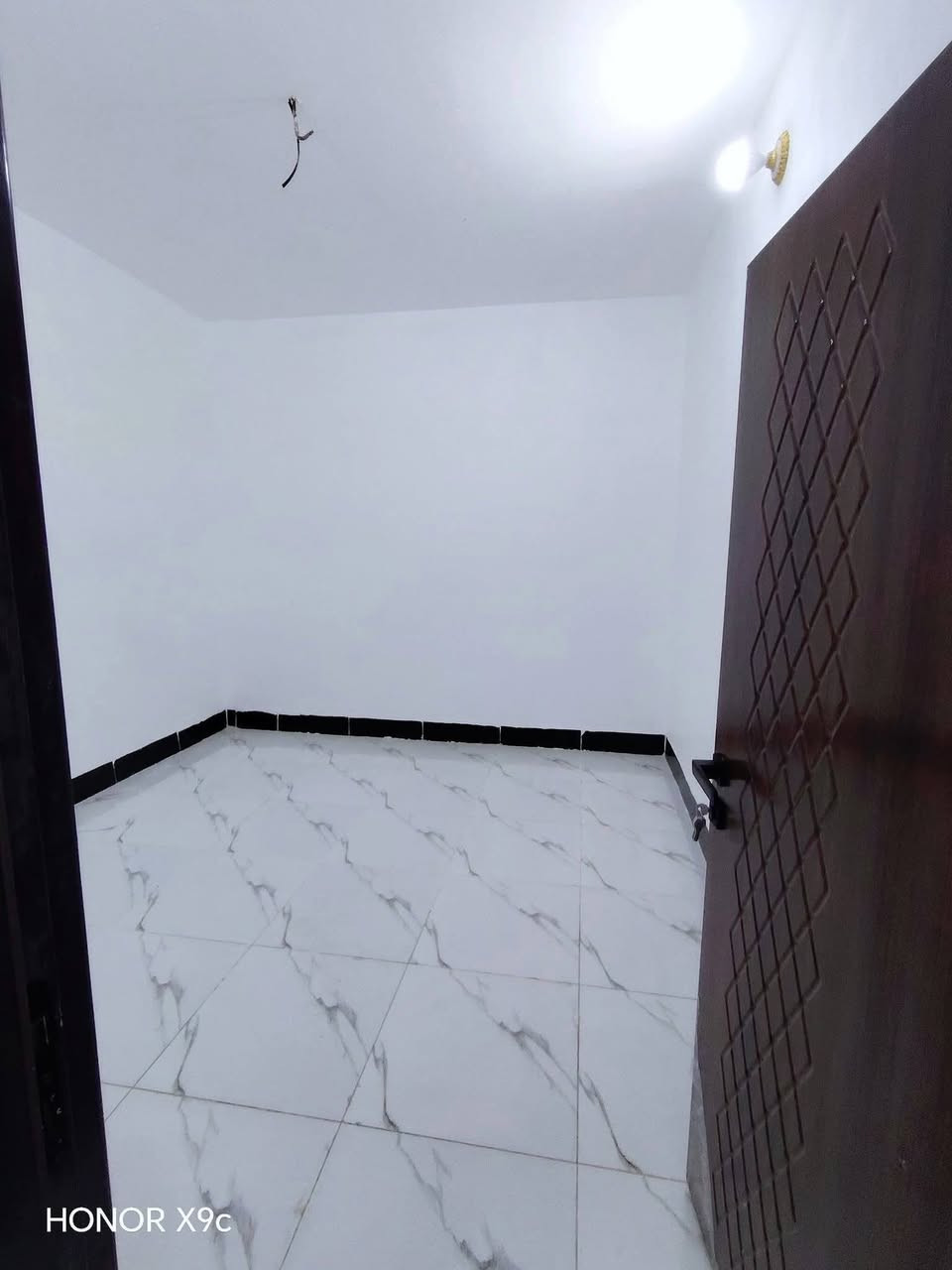 المساحه 55 م طابو زراعي سند ٢٥ إقرار محكمة نجف مقابل قرية الغدير عمود ٣٢١
مشمول بقرار التطويب 320
البيت جديد وجاهز 

بناء حديث// طابوق جمهوري 🧱// صب كونكريت مسلح//

#ملاحظه البيت قريب لسوك مباشر خط اول 

السعر 25 💸💸 مع المجال 

للاستفسأر *********** وأتساب
